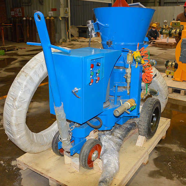 Wet-mix refractory spraying machine